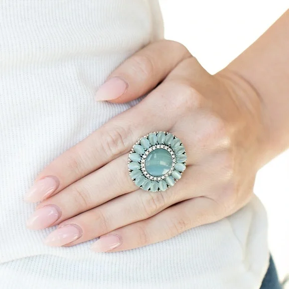 Elegantly Eden - Blue Ring - Picture 1 of 3